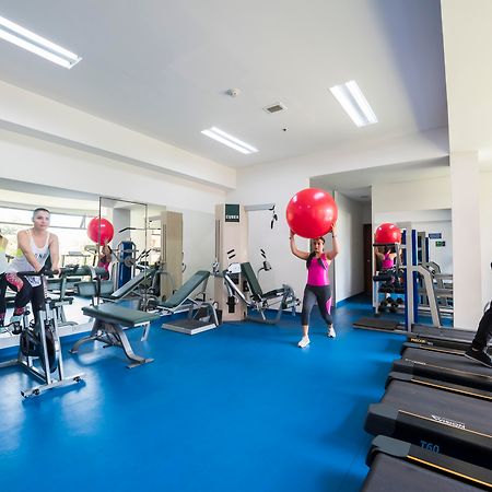Hotel Dann Carlton Belfort เมเดยิน ภายนอก รูปภาพ The gym at the University of Roehampton