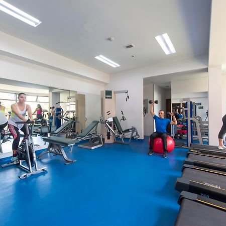 Hotel Dann Carlton Belfort เมเดยิน ภายนอก รูปภาพ The gym at the University of Roehampton