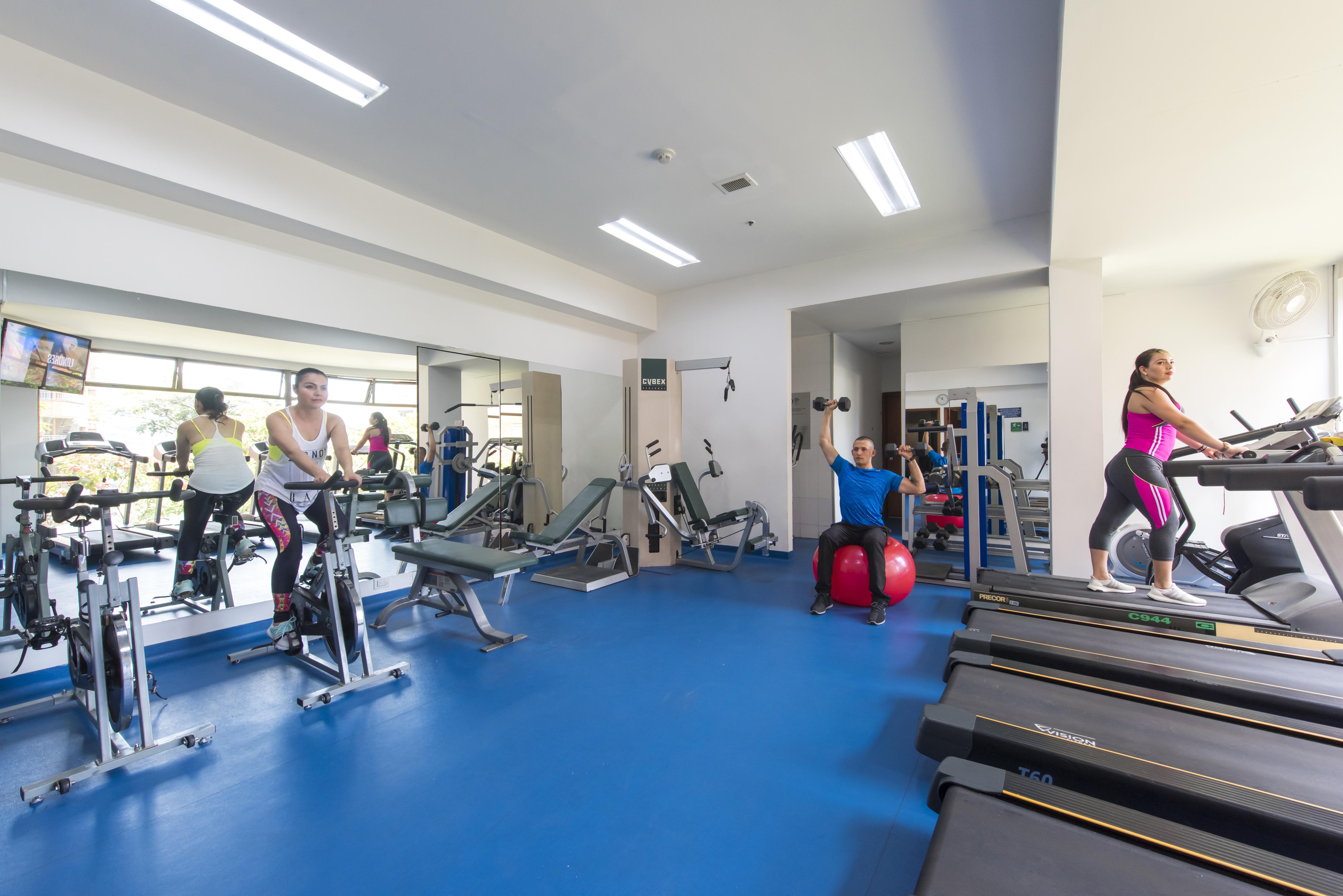 Hotel Dann Carlton Belfort เมเดยิน ภายนอก รูปภาพ The gym at the University of Roehampton