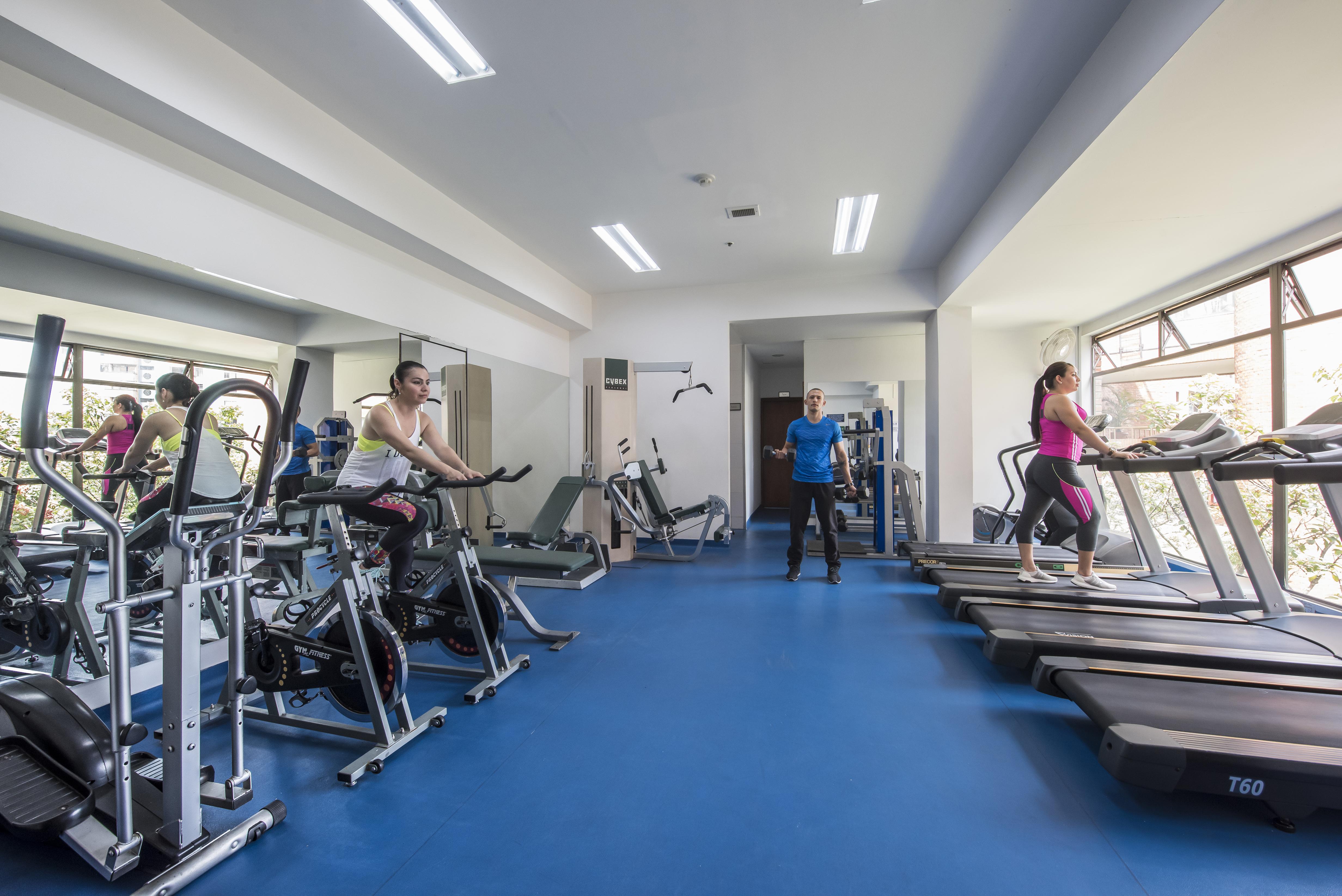 Hotel Dann Carlton Belfort เมเดยิน ภายนอก รูปภาพ The gym at the University of Nicosia