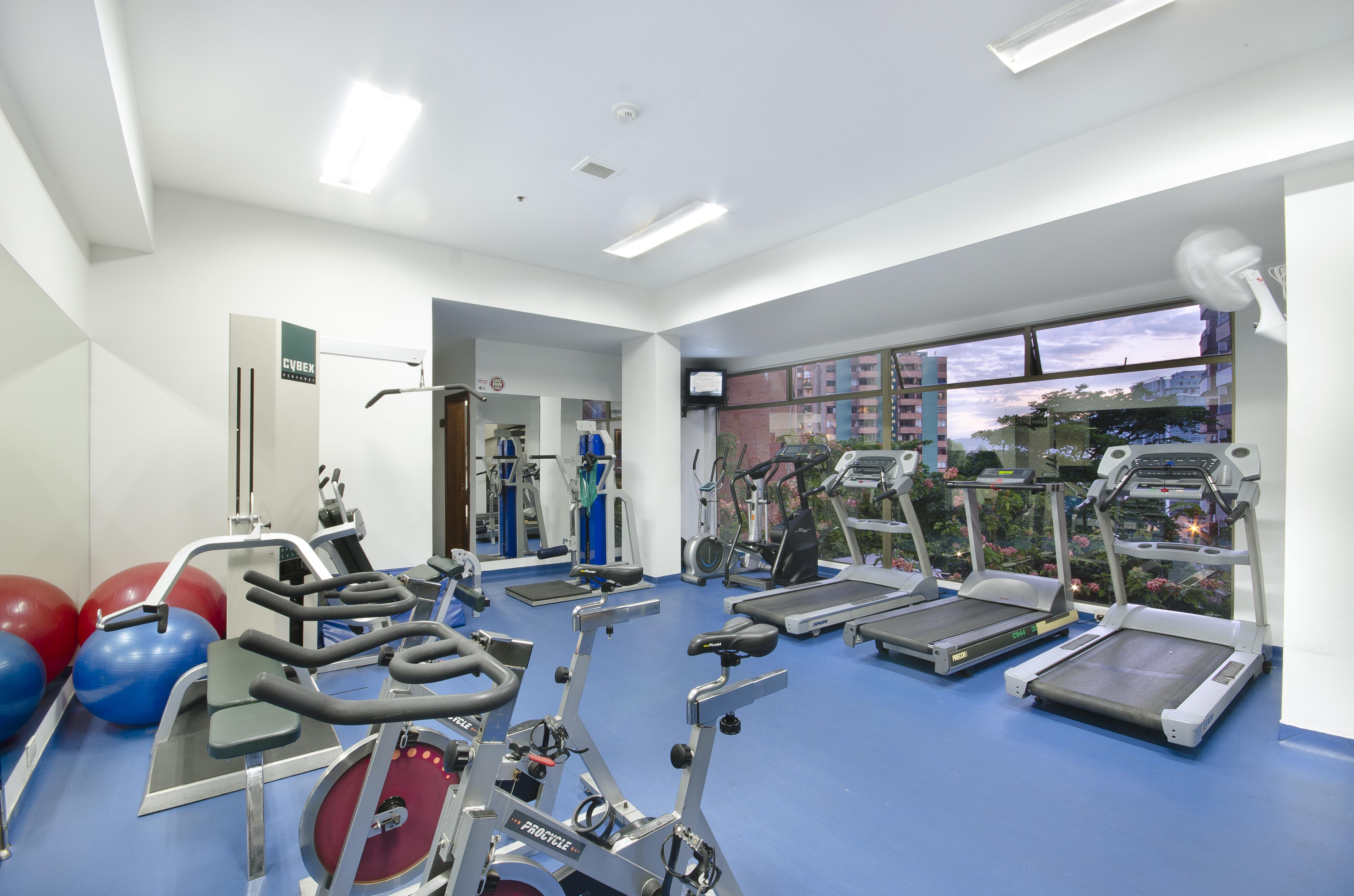 Hotel Dann Carlton Belfort เมเดยิน ภายนอก รูปภาพ The gym at the University of Roehampton