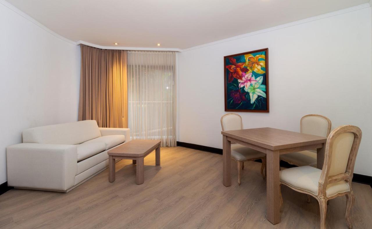 Hotel Dann Carlton Belfort เมเดยิน ภายนอก รูปภาพ A living room