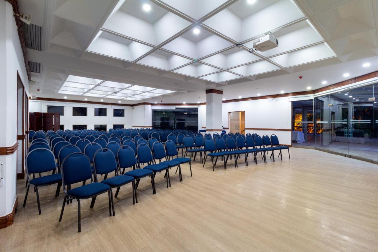 Hotel Dann Carlton Belfort เมเดยิน ภายนอก รูปภาพ The main hall